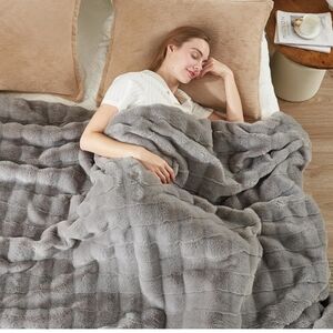 Cozy Bliss Fluffy Faux Fur Blanket Queen Size for Fuzzy Soft Plush 90X90 Grey